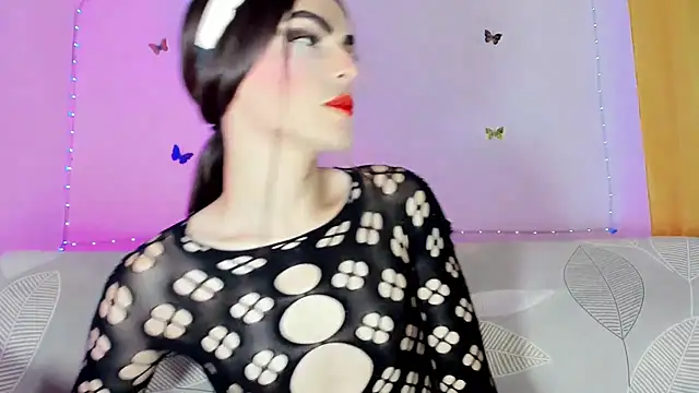 TatiGil online show from June 30, 2026, 4:29 pm