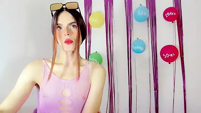 TatiGil online show from October 1, 2025, 7:29 pm