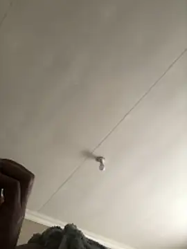 Snapshot of kinglorad chatting on November 7, 2025, 10:42 am kinglorad online show from November 7, 2025, 10:42 am