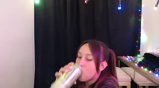 Skarlet Adams28 online show from January 21, 2025, 1:08 am