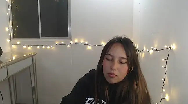 Skarlet Adams28 online show from January 24, 2025, 12:42 am