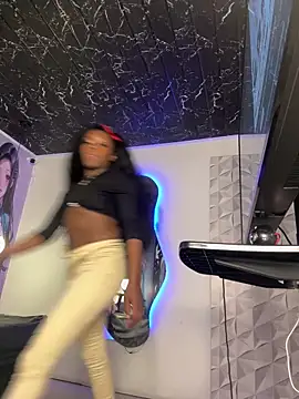 Snapshot of Thyana_LS chatting on March 13, 2025, 1:29 pm Thyana LS online show from March 13, 2025, 1:29 pm