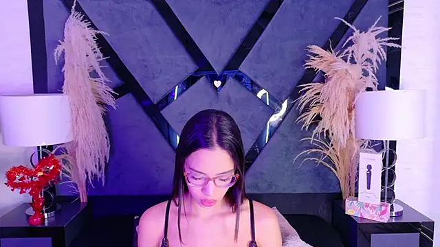 Snapshot of KylieWhite chatting on September 19, 2025, 1:48 pm KylieWhite online show from September 19, 2025, 1:48 pm