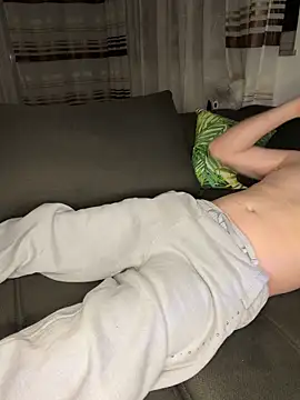 w12er online show from April 22, 2026, 7:09 pm