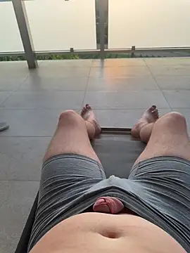 w12er online show from April 24, 2026, 5:48 pm