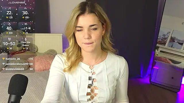 adrianawow1 online show from March 8, 2025, 12:33 am