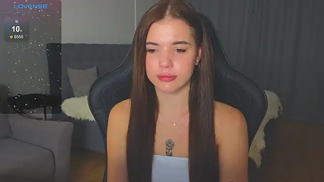 adrianawow1 online show from September 30, 2025, 11:33 pm