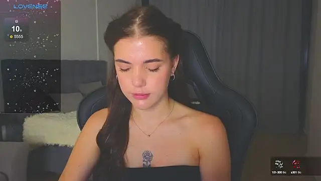 adrianawow1 online show from September 22, 2025, 8:04 pm