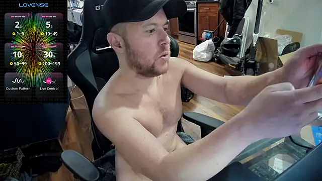 Snapshot of aaron_s_x chatting on March 4, 2026, 12:40 am aaron s x online show from March 4, 2026, 12:40 am