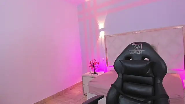 Brendda tay online show from April 9, 2026, 3:19 am