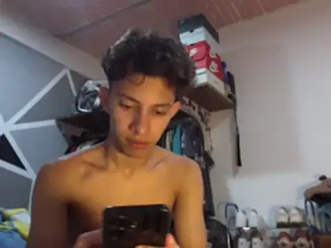 Snapshot of ferchitibellako chatting on December 29, 2024, 3:54 am ferchitibellako online show from December 29, 2024, 3:54 am