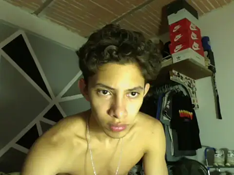 Snapshot of ferchitibellako chatting on November 20, 2025, 4:02 am ferchitibellako online show from November 20, 2025, 4:02 am