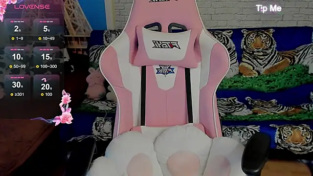 Snapshot of b1gBlushkk chatting on October 4, 2025, 2:07 pm b1gBlushkk online show from October 4, 2025, 2:07 pm