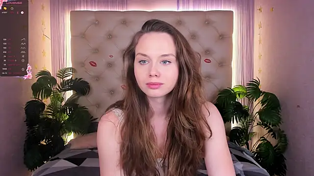 Snapshot of Julie_Rhodes chatting on March 6, 2025, 8:19 am Julie Rhodes online show from March 6, 2025, 8:19 am