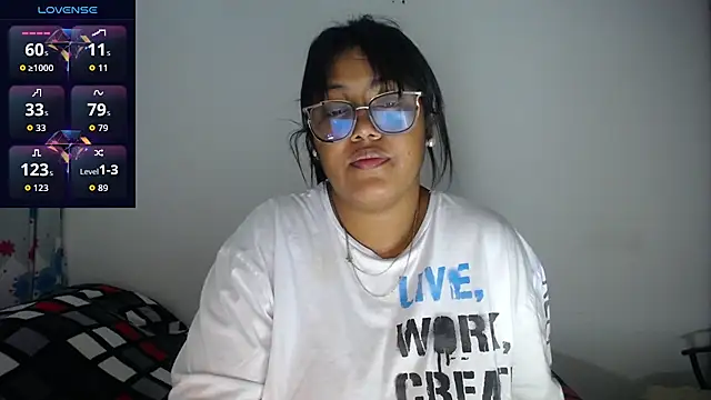 miajoseph  online show from October 27, 2025, 2:23 am