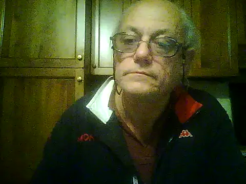 Snapshot of gianbragallini chatting on October 15, 2025, 10:07 pm gianbragallini online show from October 15, 2025, 10:07 pm