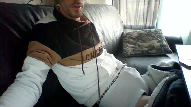 passif520 online show from March 9, 2025, 9:02 am