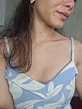 HelenHoltz online show from November 11, 2025, 2:12 pm