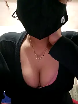 Snapshot of Avantika19 chatting on February 20, 2025, 7:12 am Avantika19 online show from February 20, 2025, 7:12 am