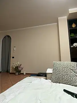 MichelleCara online show from November 5, 2025, 7:55 am