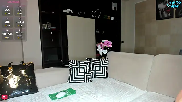 Snapshot of MichelleCara chatting on January 30, 2025, 12:59 pm MichelleCara online show from January 30, 2025, 12:59 pm