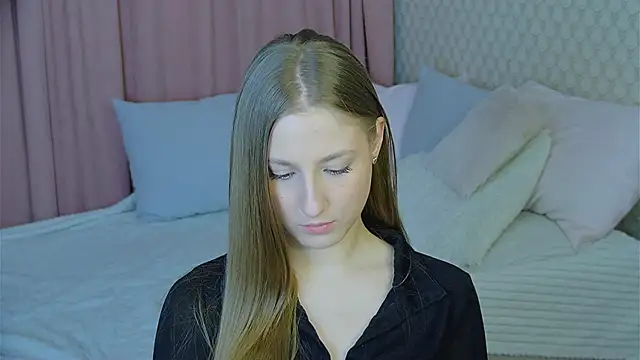 Snapshot of BritneyCruze chatting on February 27, 2025, 11:17 am BritneyCruze online show from February 27, 2025, 11:17 am