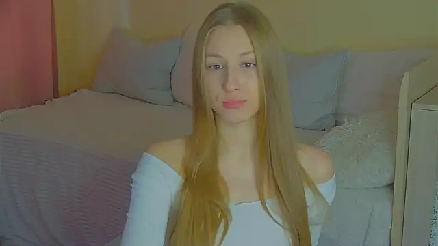 Snapshot of BritneyCruze chatting on October 14, 2025, 7:53 am BritneyCruze online show from October 14, 2025, 7:53 am