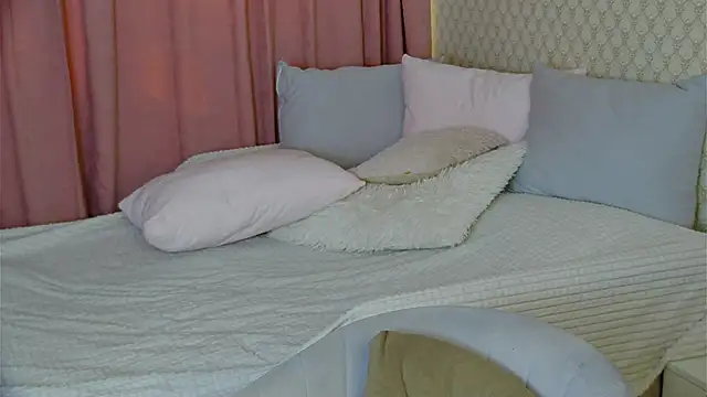 Snapshot of BritneyCruze chatting on February 26, 2025, 7:45 am BritneyCruze online show from February 26, 2025, 7:45 am