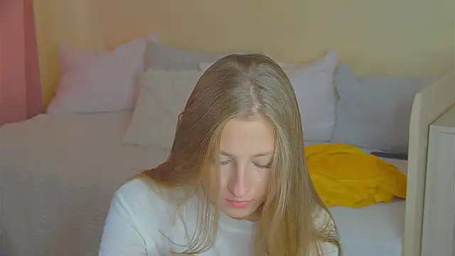 Snapshot of BritneyCruze chatting on September 9, 2025, 8:24 am BritneyCruze online show from September 9, 2025, 8:24 am