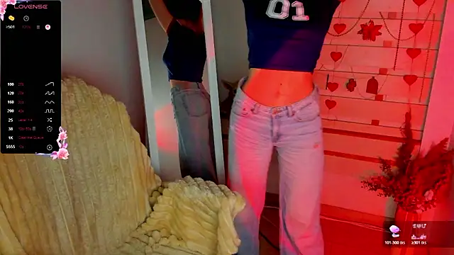 Snapshot of Bella_XO chatting on February 4, 2026, 8:42 am Bella XO online show from February 4, 2026, 8:42 am