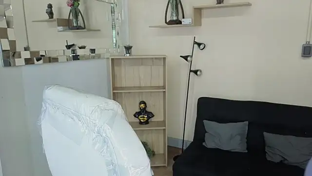 Saray reyes online show from November 12, 2025, 12:53 pm