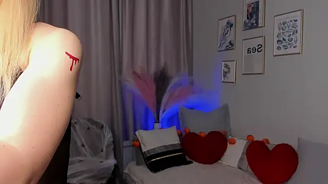 OdetteHarwick online show from October 31, 2025, 8:33 am