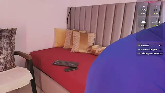 Saray M  online show from November 5, 2025, 5:27 pm