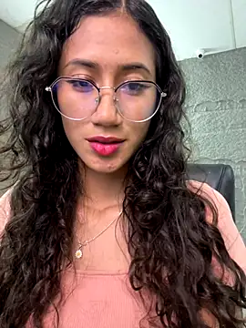 KaitlynLoveCam online show from November 5, 2025, 9:40 pm