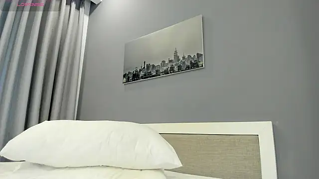 yumisunn online show from October 3, 2025, 3:30 am