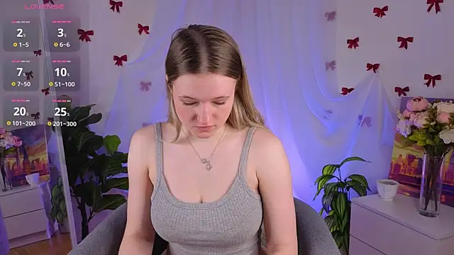 MaydaFoulk online show from March 4, 2026, 1:13 am