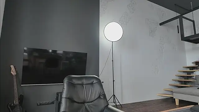 Snapshot of vinylstore chatting on March 21, 2025, 11:44 am vinylstore online show from March 21, 2025, 11:44 am