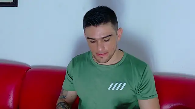 Sexy Alejandro  online show from February 16, 2026, 5:22 pm