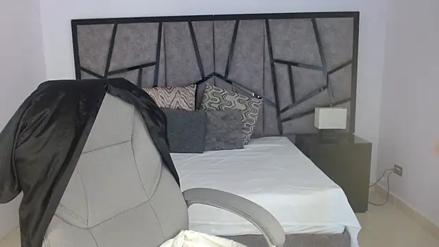 adhara cortez online show from February 19, 2026, 8:50 pm