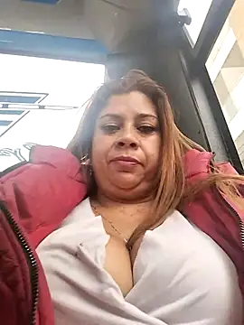 Laura-Hernandez online show from February 18, 2025, 10:47 pm