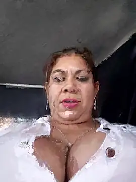 Laura-Hernandez online show from May 11, 2026, 4:04 pm