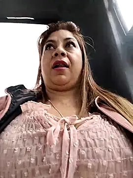 Laura-Hernandez online show from October 2, 2025, 2:42 pm