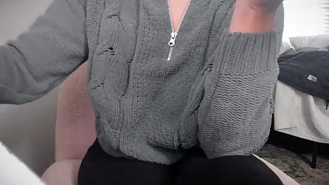 bigb00tyjudyyX online show from October 18, 2025, 2:52 pm