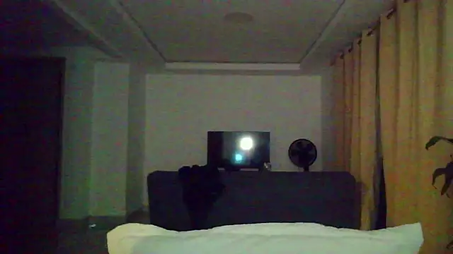 Kiri Cutee online show from November 28, 2025, 4:56 am