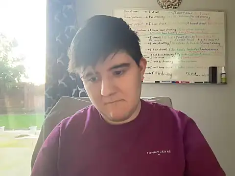 Snapshot of Yann_18 chatting on February 19, 2026, 11:45 pm Yann 18 online show from February 19, 2026, 11:45 pm