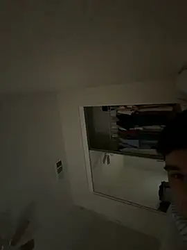 Yann 18 online show from April 1, 2026, 2:47 pm