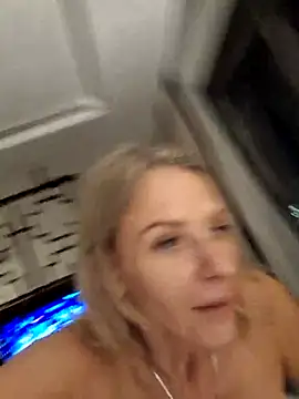 YourJuliena online show from February 25, 2025, 4:14 pm