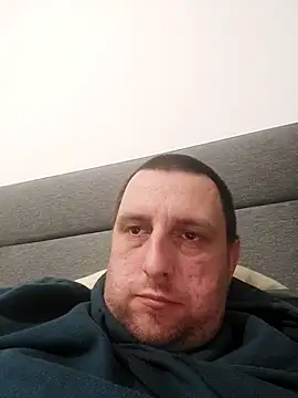 HE-M123 online show from December 20, 2025, 7:17 pm