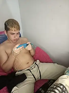 Snapshot of CARKIS-69 chatting on January 9, 2025, 7:18 pm CARKIS-69 online show from January 9, 2025, 7:18 pm