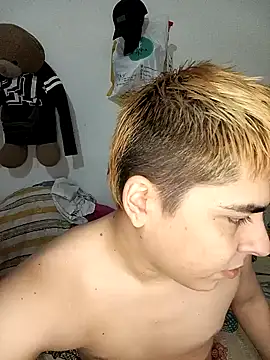 Snapshot of CARKIS-69 chatting on December 22, 2024, 4:06 am CARKIS-69 online show from December 22, 2024, 4:06 am